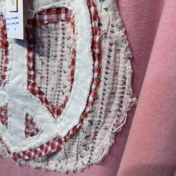 🔥 05 NWT BlueVelvet Heart Peace Symbol Patchwork Sweatshirt FIRM - Picture 7 of 12